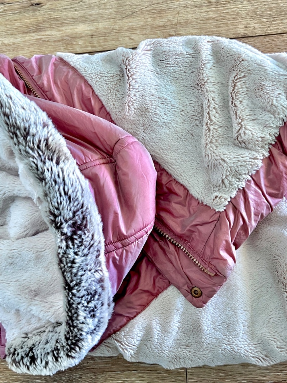 Dusty Pink Faux Fur Hooded Puffer Coat - Picture 4 of 6